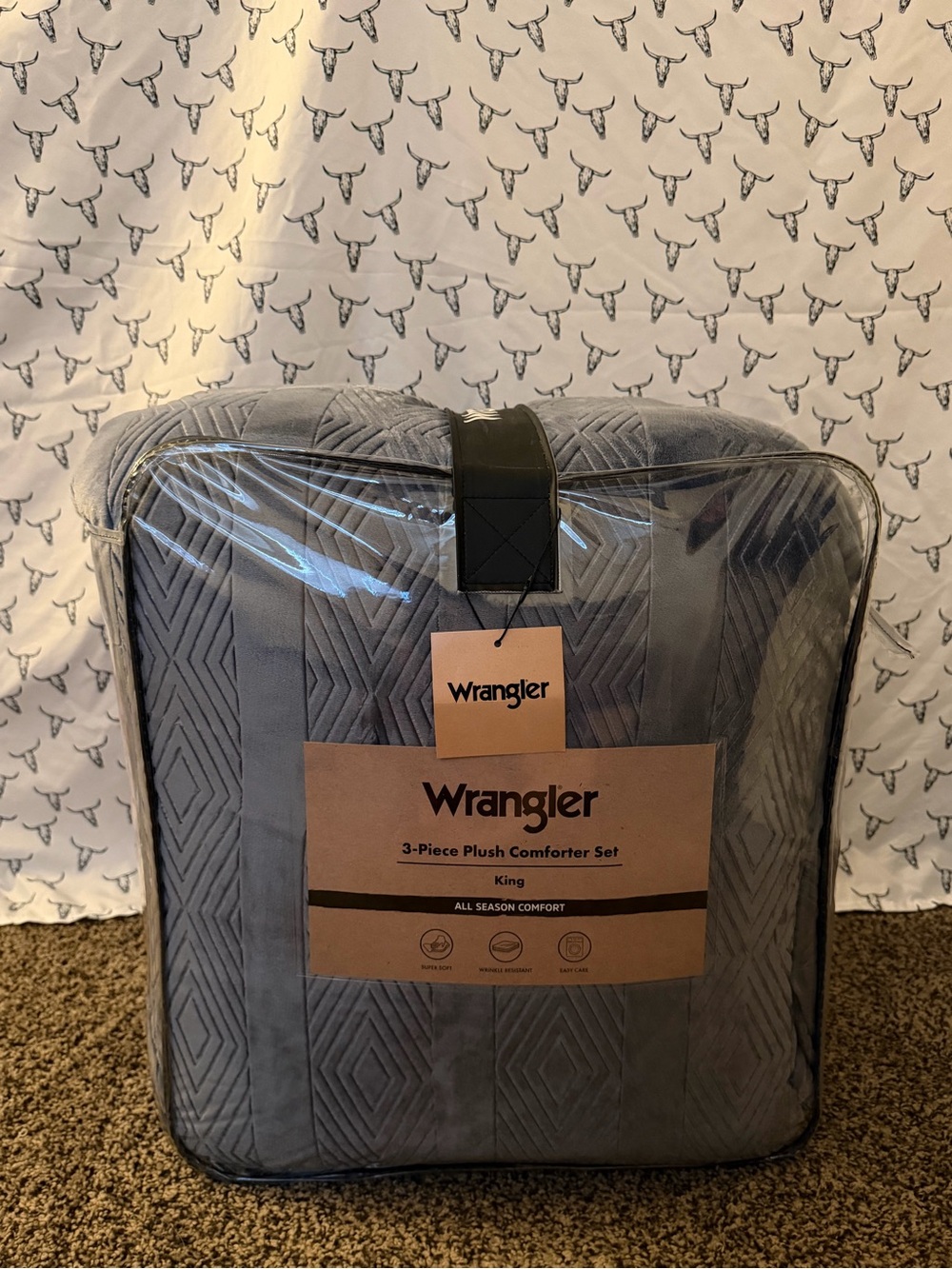 Wrangler Plush Comforter Set in Gray - 3-Piece King
